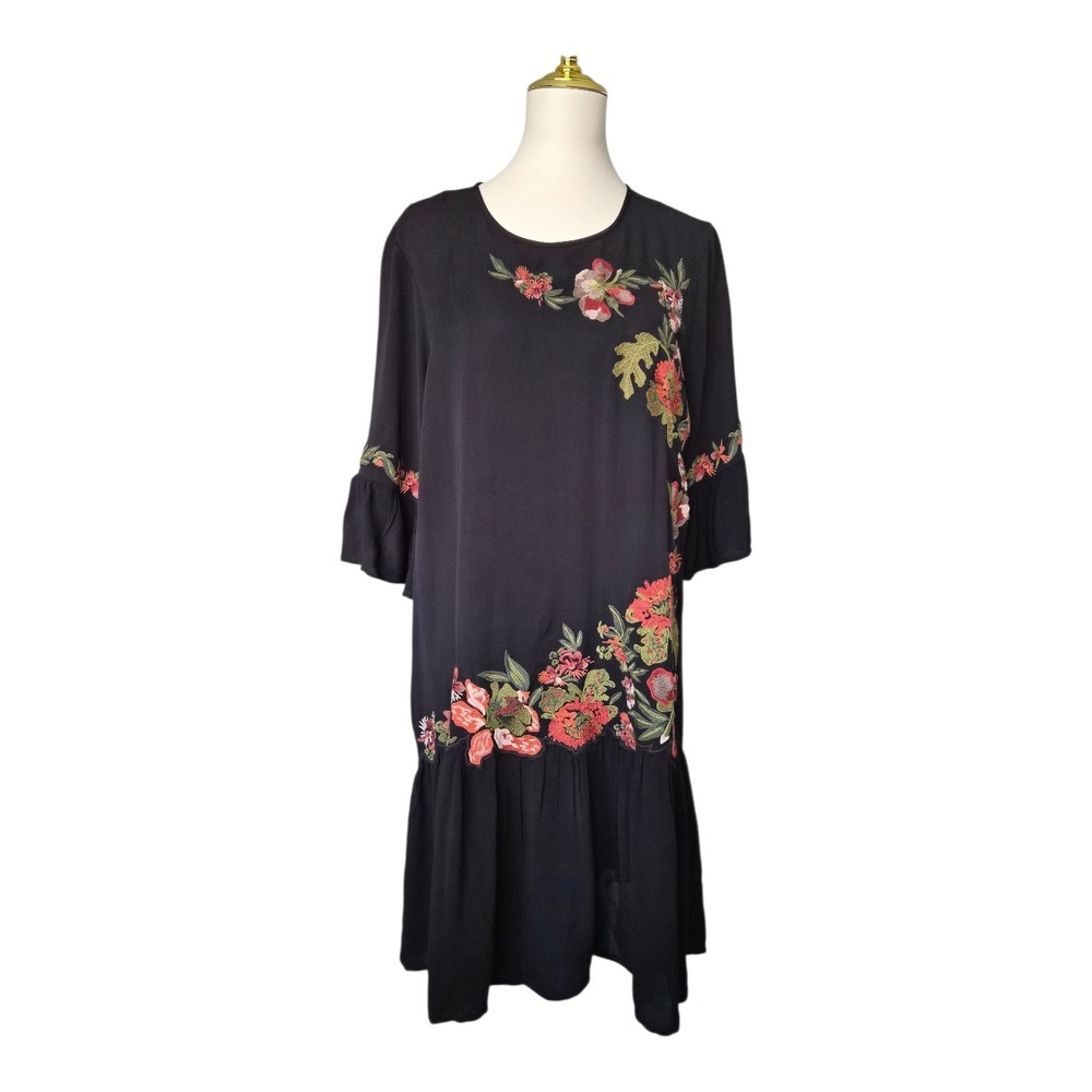 Velvet by Graham & Spencer Black Embroidered Floral Midi‎ Dress Size M